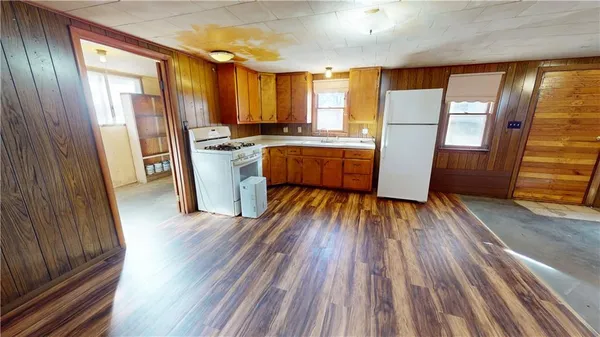 $1 | 2020 East 310 Road, El Dorado Springs, MO 64744