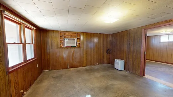 $1 | 2020 East 310 Road, El Dorado Springs, MO 64744