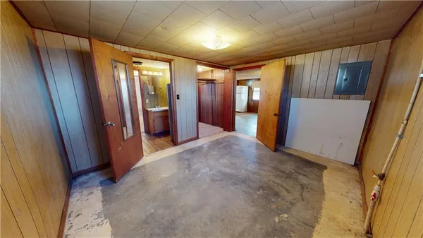 $1 | 2020 East 310 Road, El Dorado Springs, MO 64744