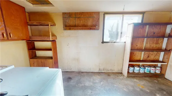 $1 | 2020 East 310 Road, El Dorado Springs, MO 64744