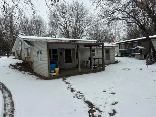 $1 | 2020 East 310 Road, El Dorado Springs, MO 64744