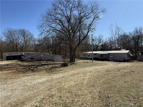 $1 | 2020 East 310 Road, El Dorado Springs, MO 64744