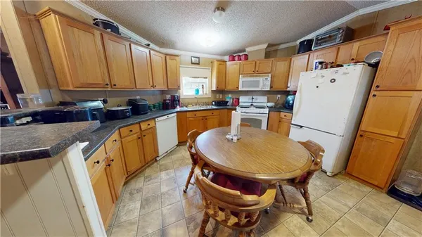 $1 | 2020 East 310 Road, El Dorado Springs, MO 64744