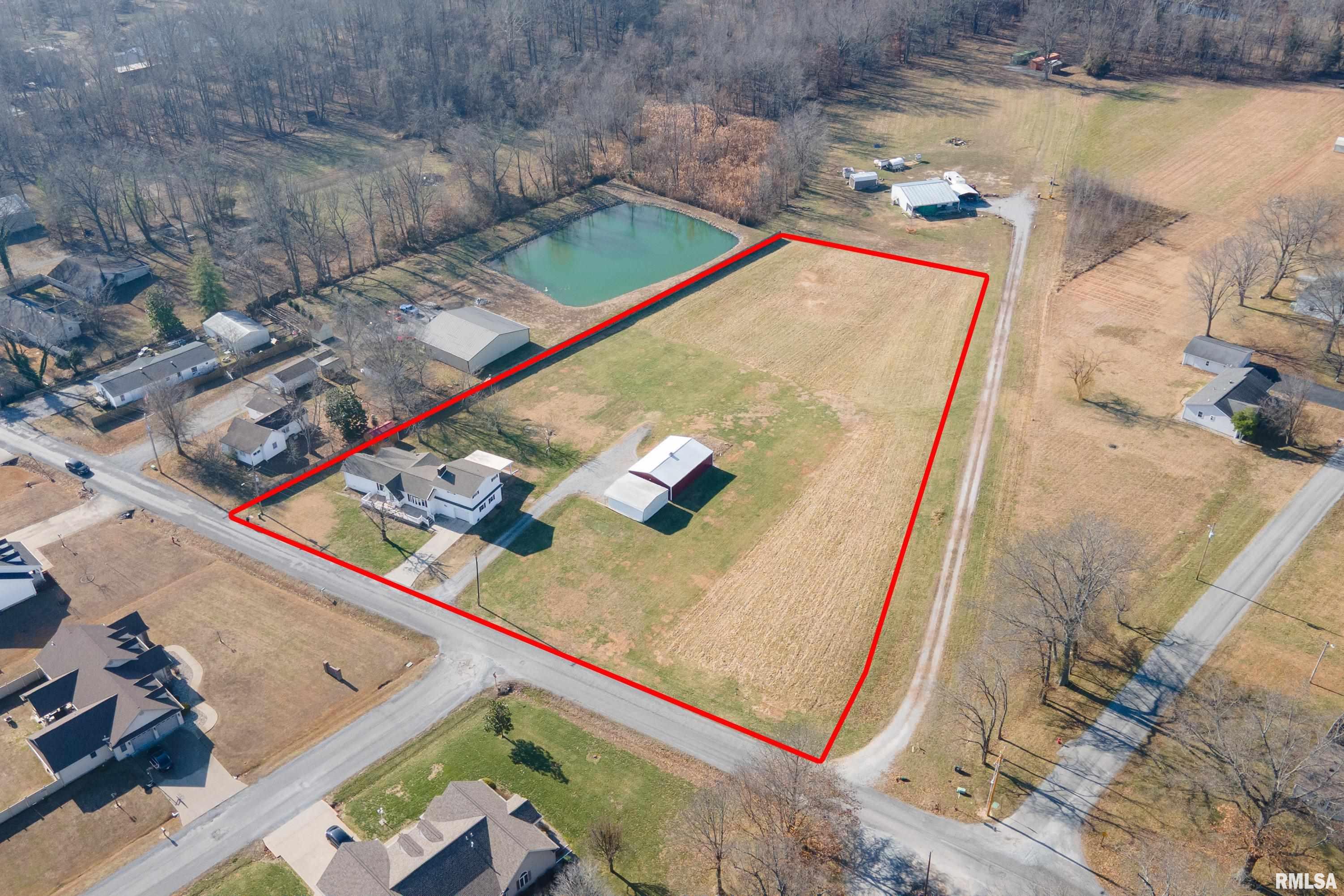 2305 Weaver Road Herrin, IL 62948 - Photo 4 of 38