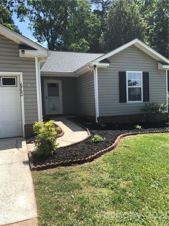 6752 Sullins Road Charlotte, NC 28214 - Photo 4 of 19 Gallery Image 4
