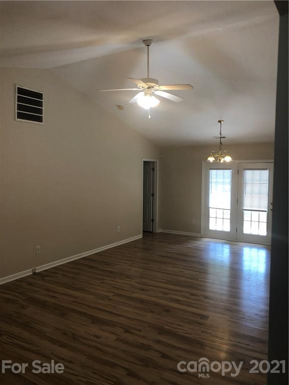 6752 Sullins Road Charlotte, NC 28214 - Photo 7 of 19 Gallery Image 7