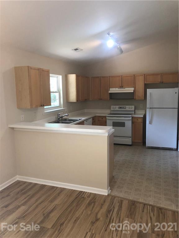 6752 Sullins Road Charlotte, NC 28214 - Photo 8 of 19 Gallery Image 8