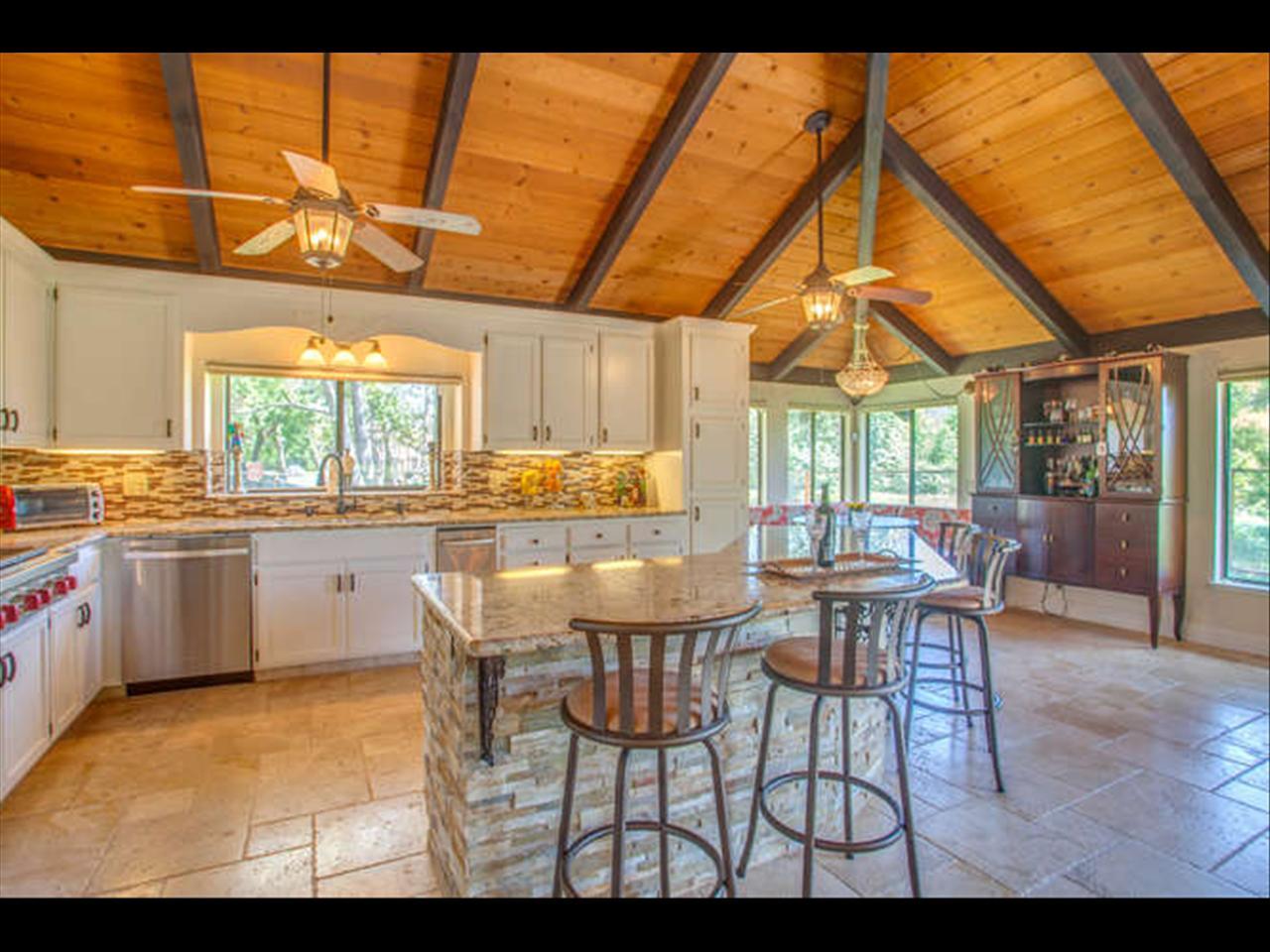 8555 Burchell Road Gilroy, CA 95020 - Photo 3 of 25