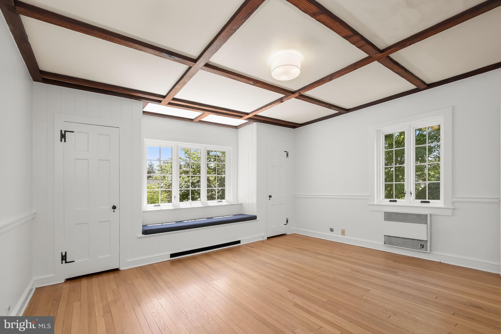 9405 Thornhill Road Silver Spring, MD 20901 - Photo 11 of 34