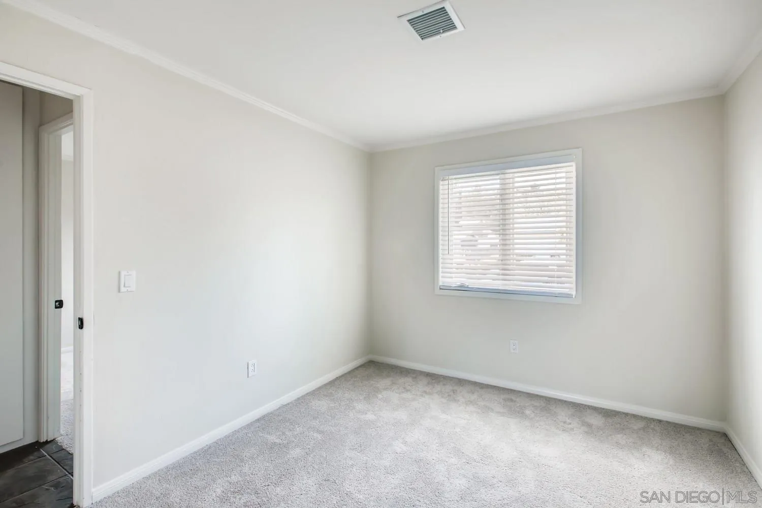 13639 Utopia Road Poway, CA 92064 - Photo 16 of 25 an empty room with a window