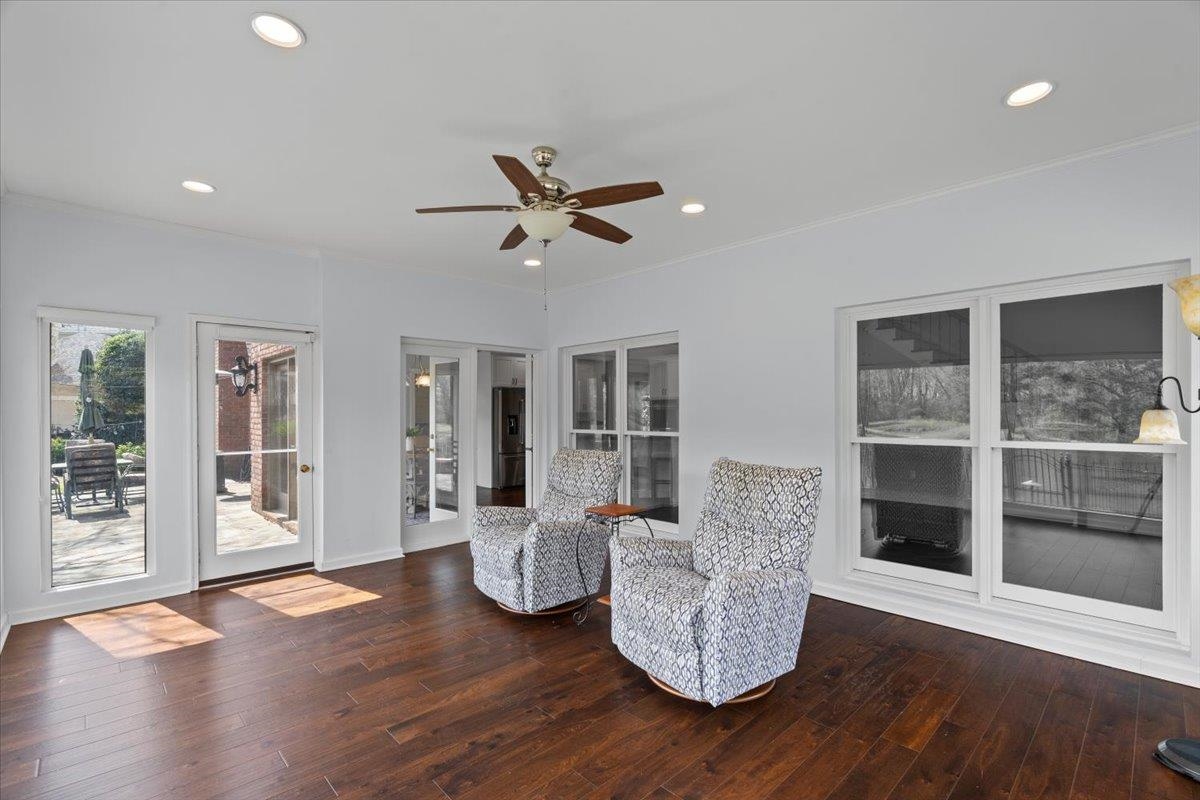 10440 Ansley Cove Collierville, TN 38017 - Photo 19 of 40 a living room with furniture and wooden floor
