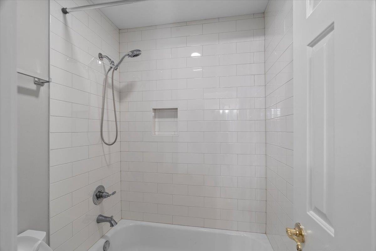 10440 Ansley Cove Collierville, TN 38017 - Photo 28 of 40 a bathroom with a shower