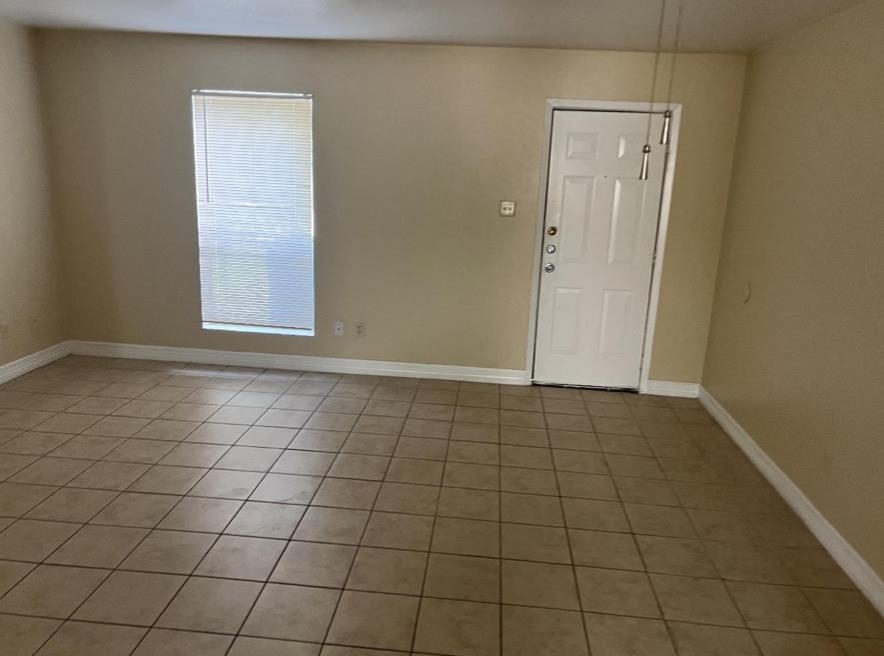 4695 Collier Street Beaumont, TX 77706 - Photo 6 of 7