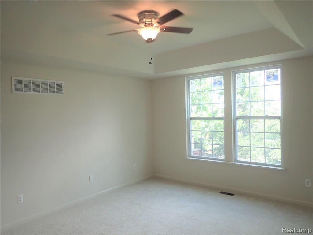 638 Telya Ridge, Unit 27 Milford, MI 48381 - Photo 20 of 54 Master Bedroom 1st Floor