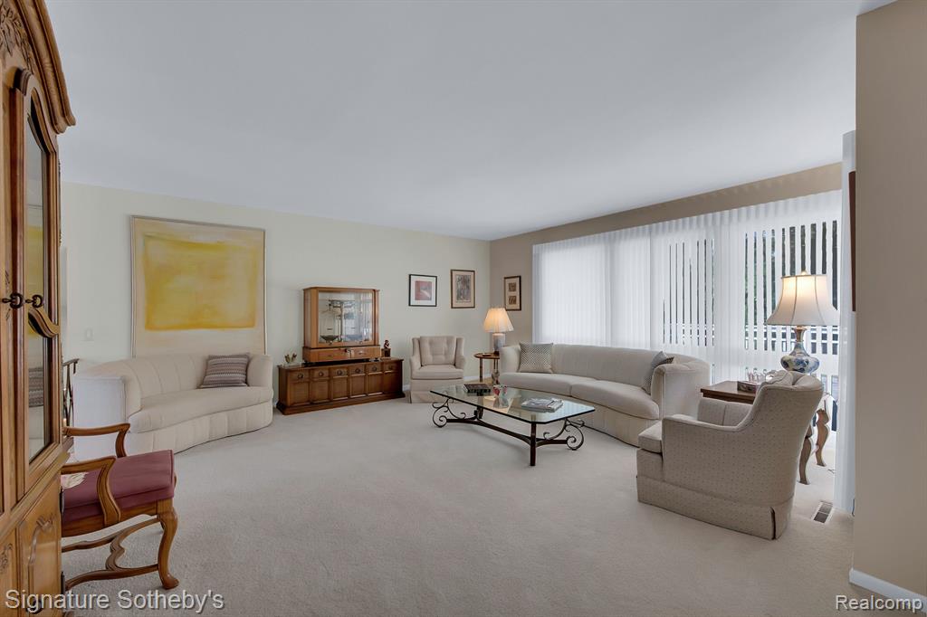 7252 Stonebrook Road West Bloomfield, MI 48322 - Photo 12 of 38