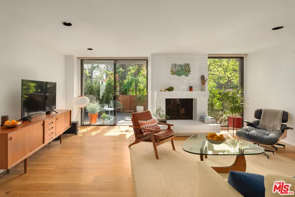 $1,695,000 | 859 South Bundy Drive, Los Angeles, CA 90049