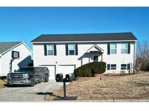 $280,000 | 1719 Sunrise Drive, Warrensburg, MO 64093