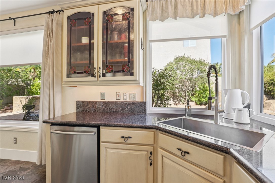 8953 Belconte Lane Henderson, NV 89074 - Photo 43 of 97