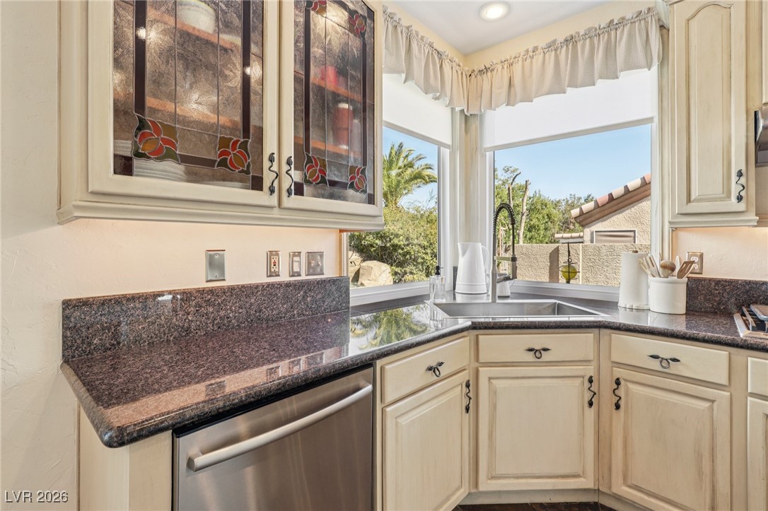 8953 Belconte Lane Henderson, NV 89074 - Photo 44 of 97