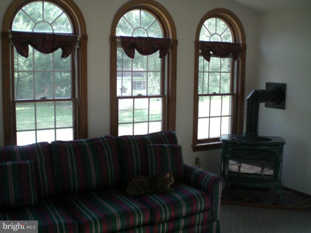 993 Pinetree Way Lancaster, PA 17601 - Photo 4 of 21 Gallery Image 4