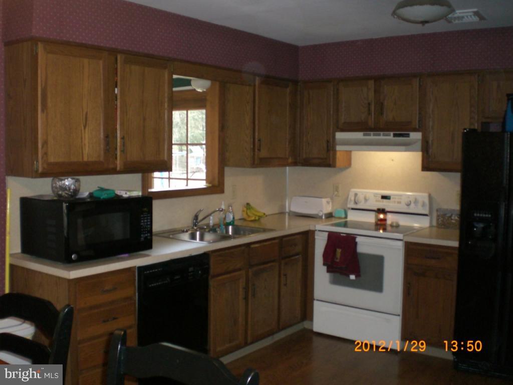 993 Pinetree Way Lancaster, PA 17601 - Photo 5 of 21 Gallery Image 5