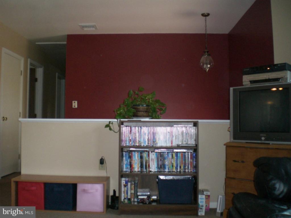 993 Pinetree Way Lancaster, PA 17601 - Photo 8 of 21 Gallery Image 8