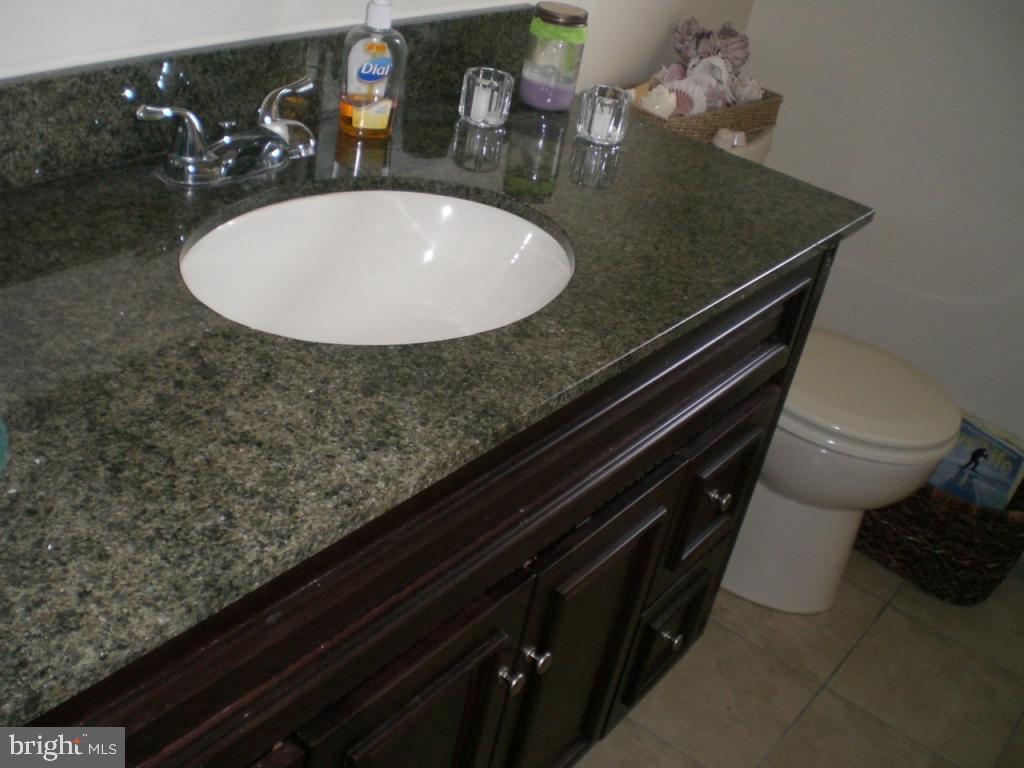 993 Pinetree Way Lancaster, PA 17601 - Photo 10 of 21 Gallery Image 10
