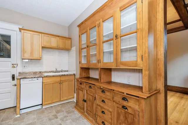 $229,900 | 304 Marshall Avenue, Unit 5, St. Paul, MN 55102