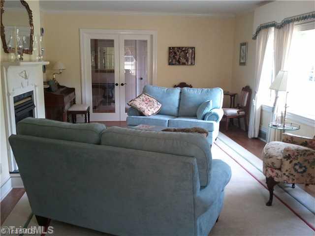 964 Arbor Road Winston-Salem, NC 27104 - Photo 8 of 16 Living Room.