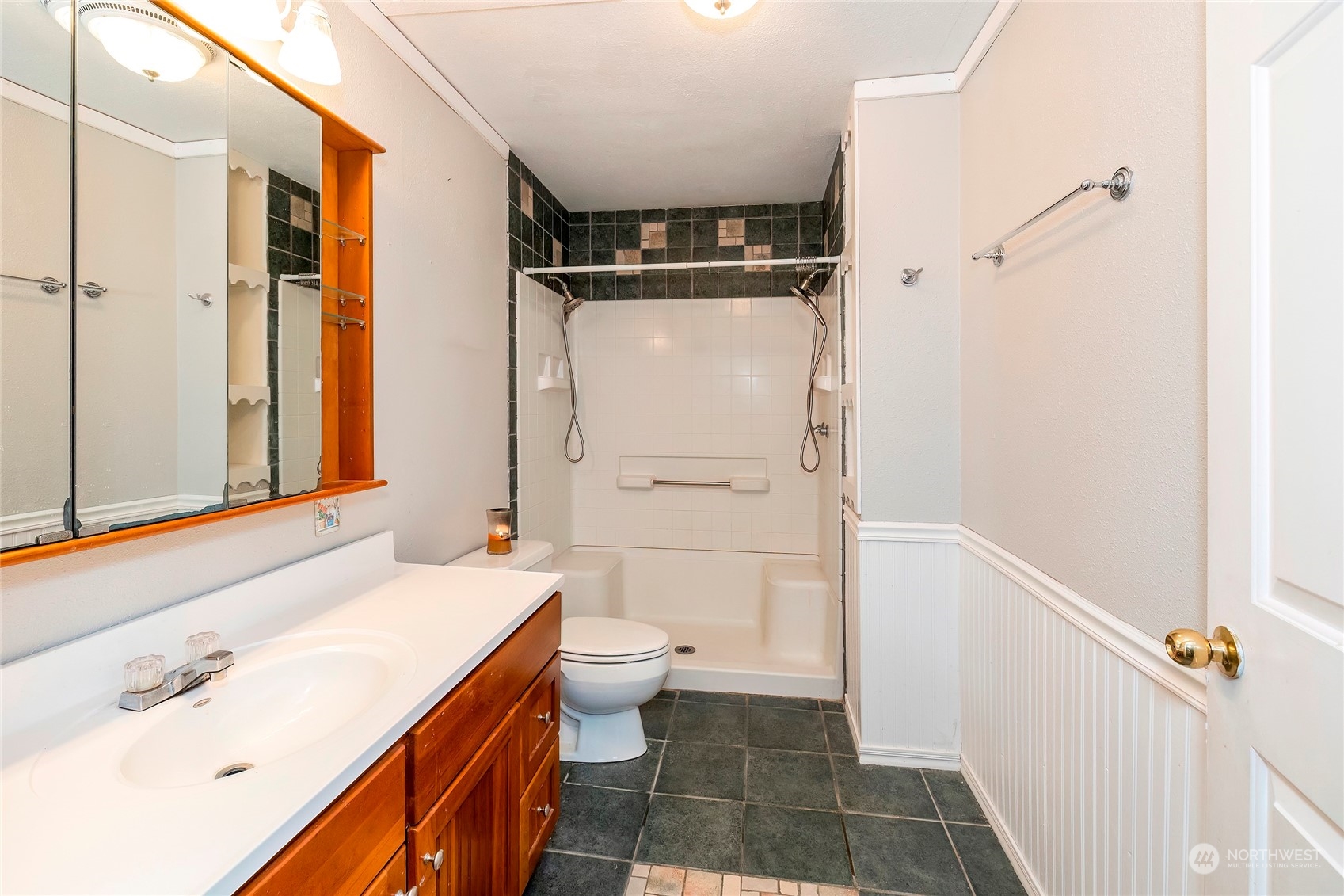 2518 Sheridan Road Bremerton, WA 98310 - Photo 16 of 40 Gallery Image 16