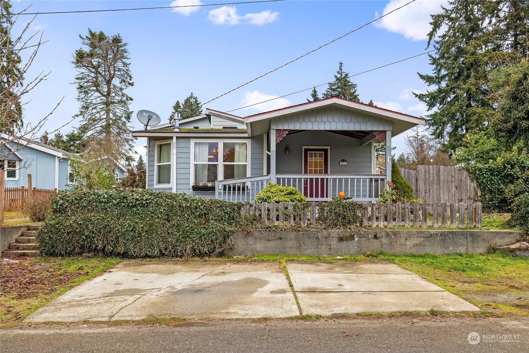 2518 Sheridan Road Bremerton, WA 98310 - Photo 2 of 40 Gallery Image 2