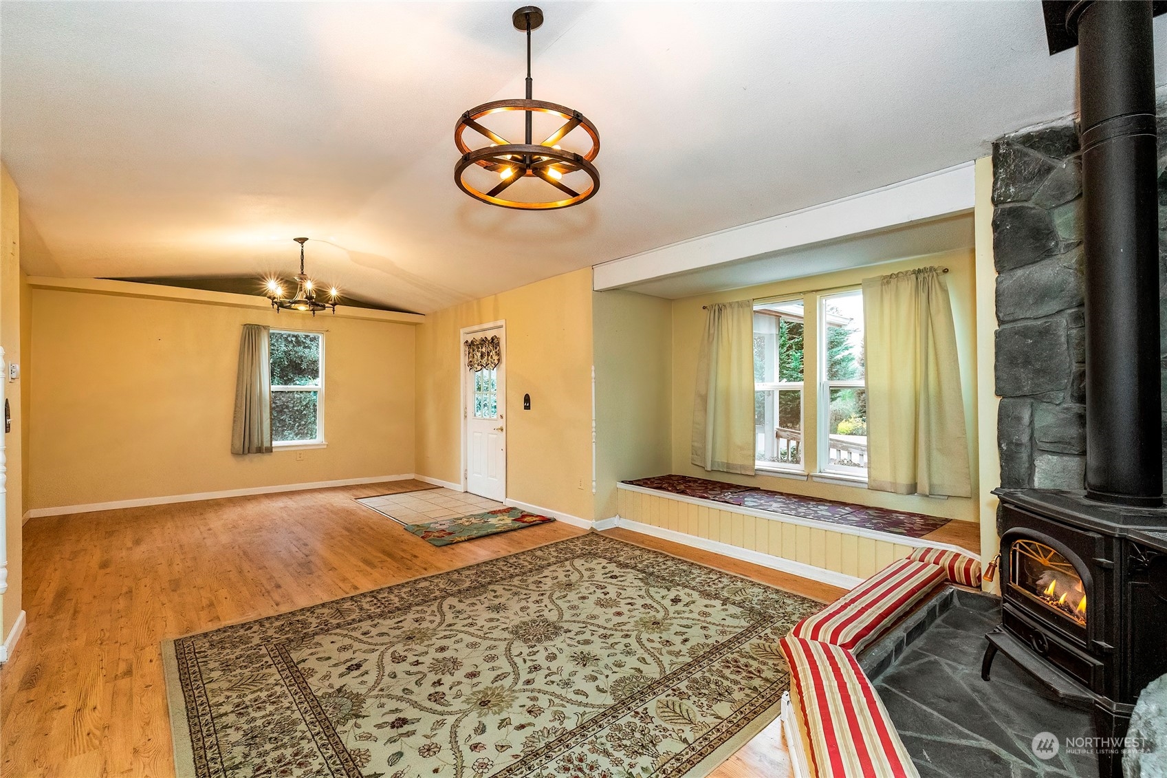 2518 Sheridan Road Bremerton, WA 98310 - Photo 6 of 40 Gallery Image 6