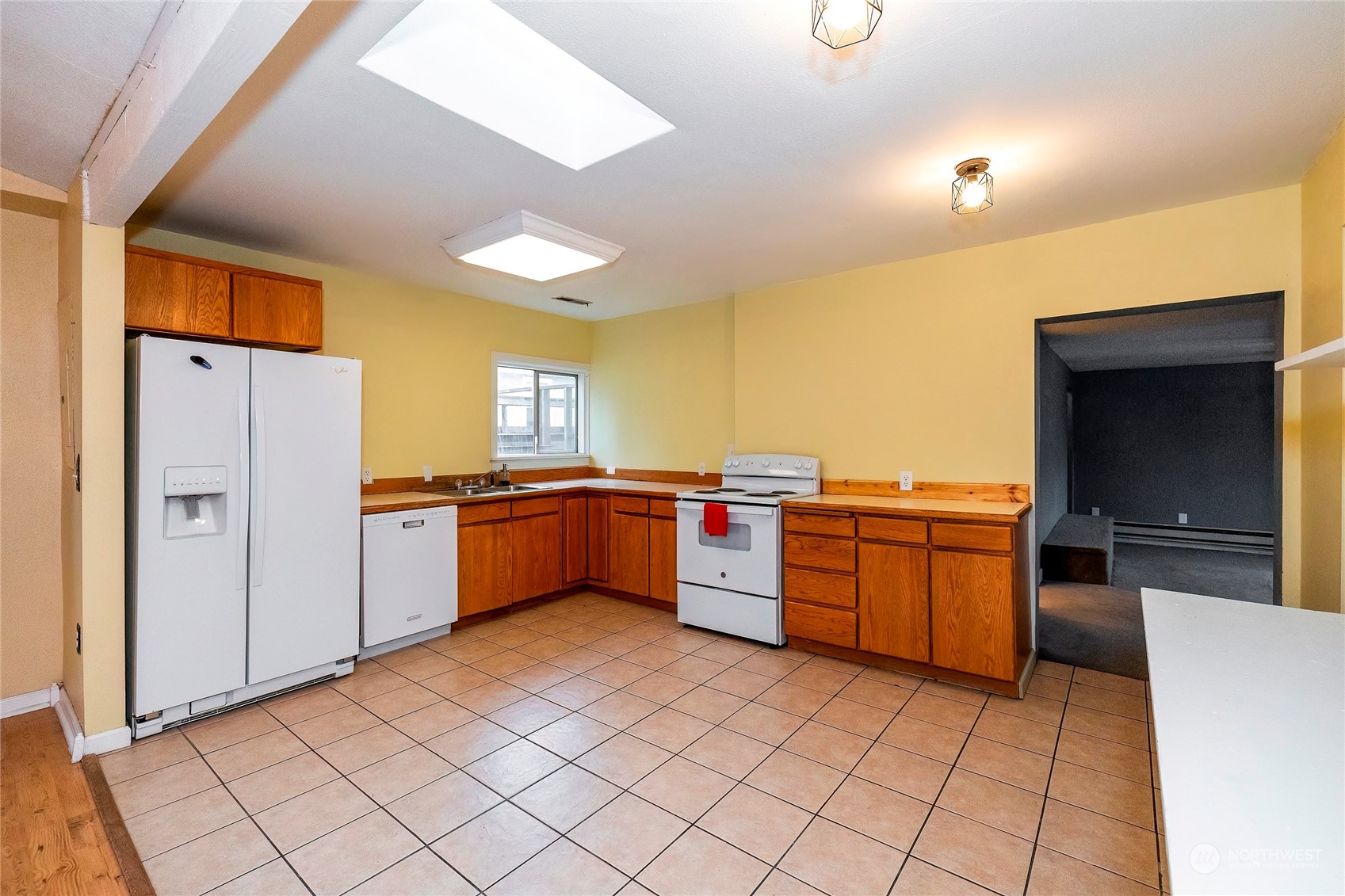 2518 Sheridan Road Bremerton, WA 98310 - Photo 9 of 40 Gallery Image 9