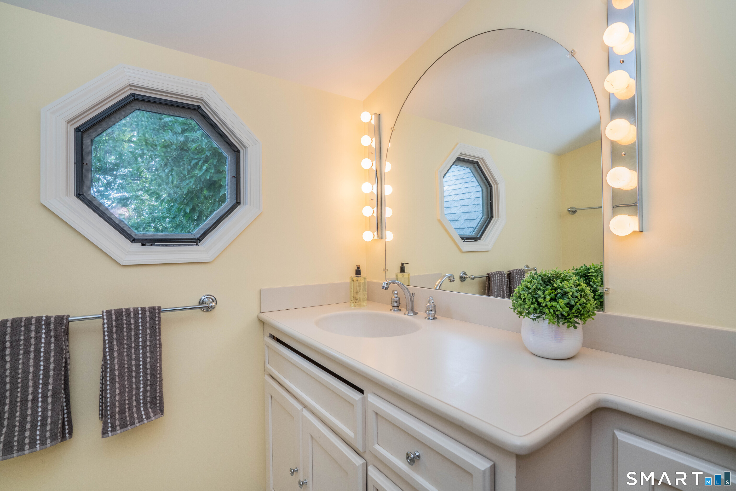 20 Cornell Road West Hartford, CT 06107 - Photo 32 of 40 3rd floor