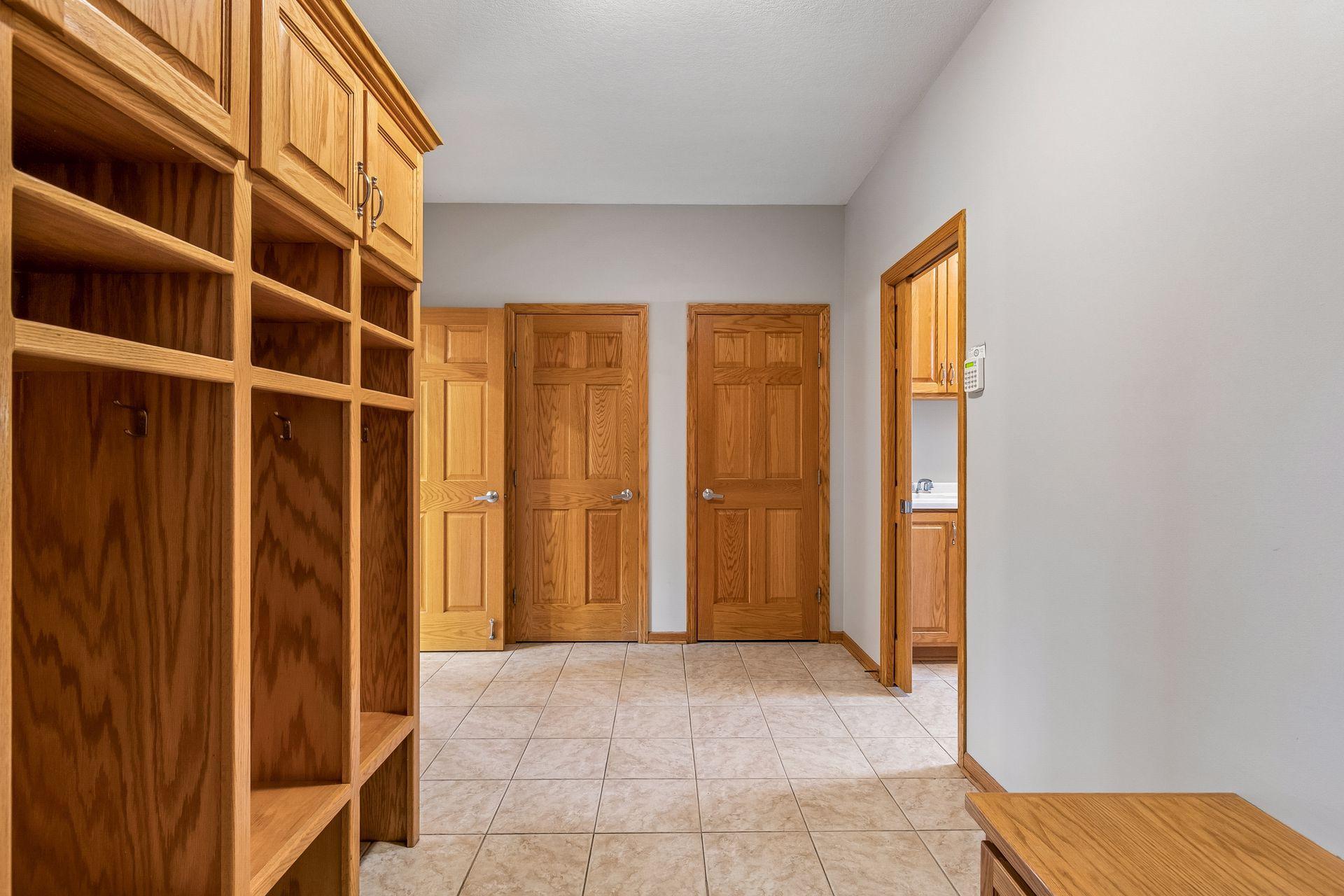 1057 Ridge Crest Lane Northwest Rochester, MN 55901 - Photo 32 of 68 Gallery Image 32