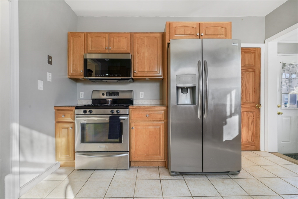 173 Middlesex Street Fall River, MA 02723 - Photo 8 of 36 Gallery Image 8
