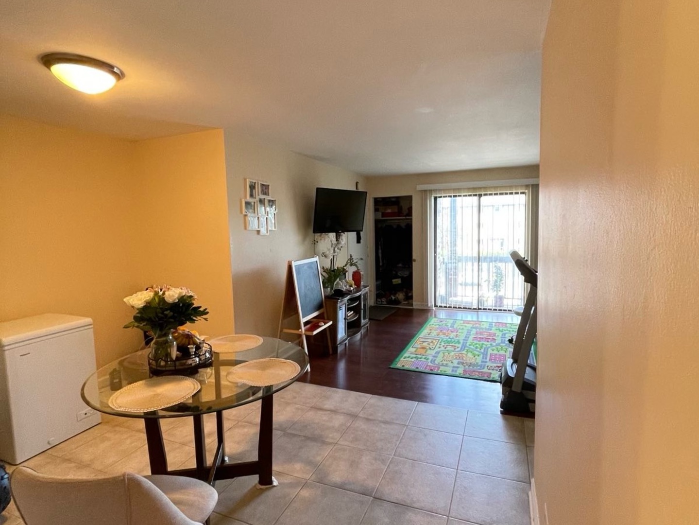 2203 West Nichols Road, Unit C Arlington Heights, IL 60004 - Photo 4 of 12
