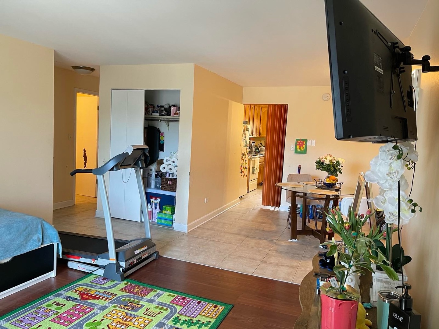 2203 West Nichols Road, Unit C Arlington Heights, IL 60004 - Photo 5 of 12