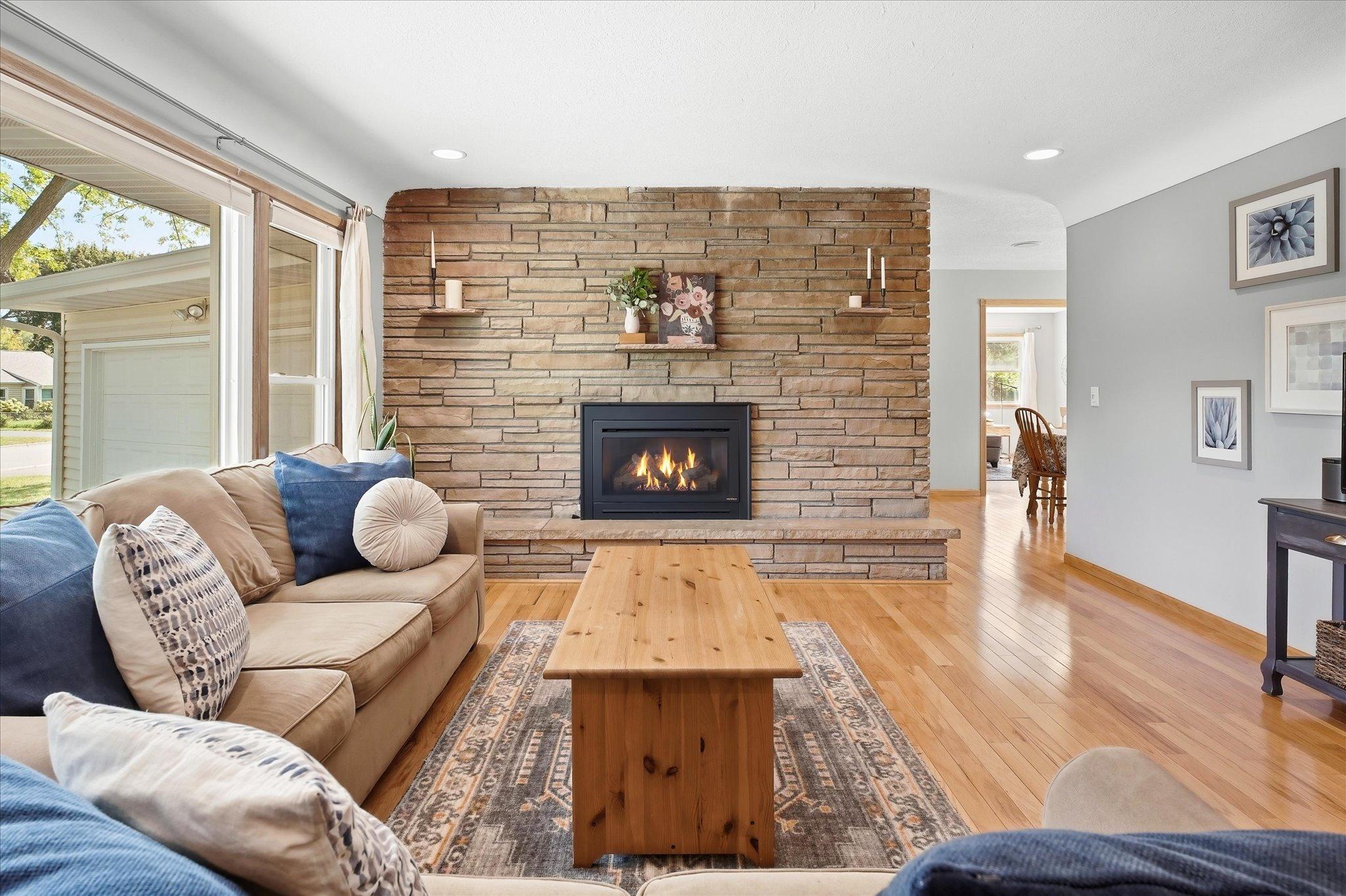 2209 Midlothian Road Roseville, MN 55113 - Photo 5 of 50 Gallery Image 5