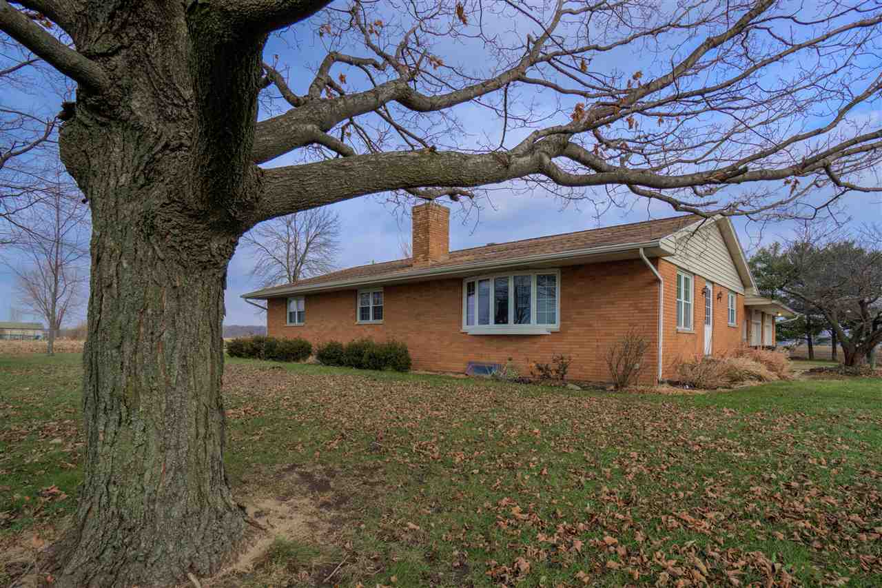 12982 Osborne Road Wakarusa, IN 46573 - Photo 4 of 29