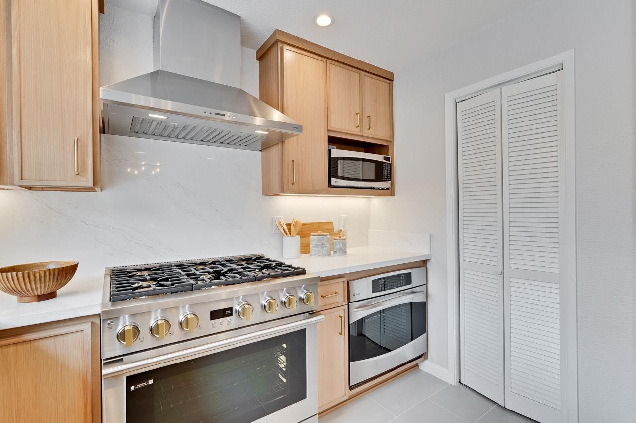 363 North Rengstorff Avenue, Unit 4 Mountain View, CA 94043 - Photo 21 of 54