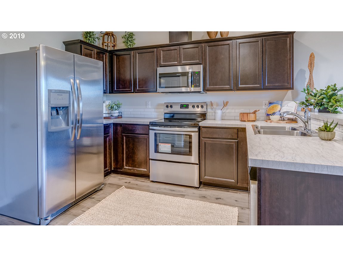 2274 Southeast Palmquist Road Gresham, OR 97080 - Photo 12 of 23 Gallery Image 12