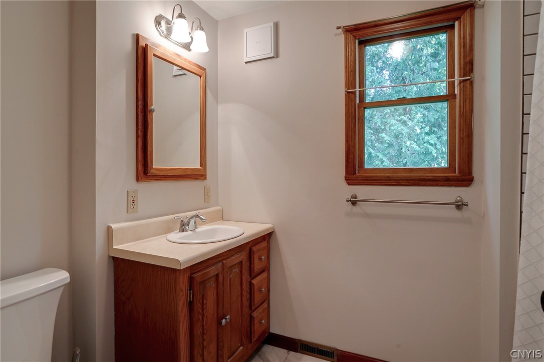 4475 Pompey Center Road Manlius, NY 13104 - Photo 37 of 50 Full Bath