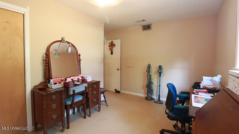 5083 Terry Road Jackson, MS 39212 - Photo 12 of 25 Photo Sep 06 2025, 5 12 15 PM