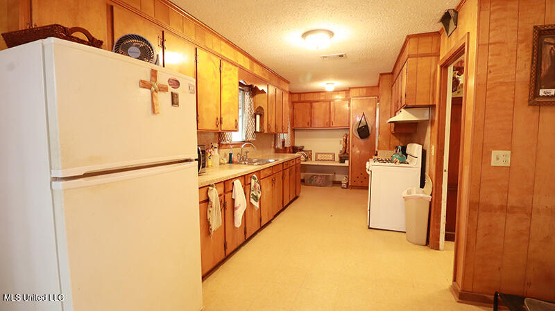 5083 Terry Road Jackson, MS 39212 - Photo 4 of 25 Photo Sep 06 2025, 4 59 06 PM