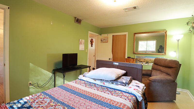 5083 Terry Road Jackson, MS 39212 - Photo 9 of 25 Photo Sep 06 2025, 5 08 13 PM