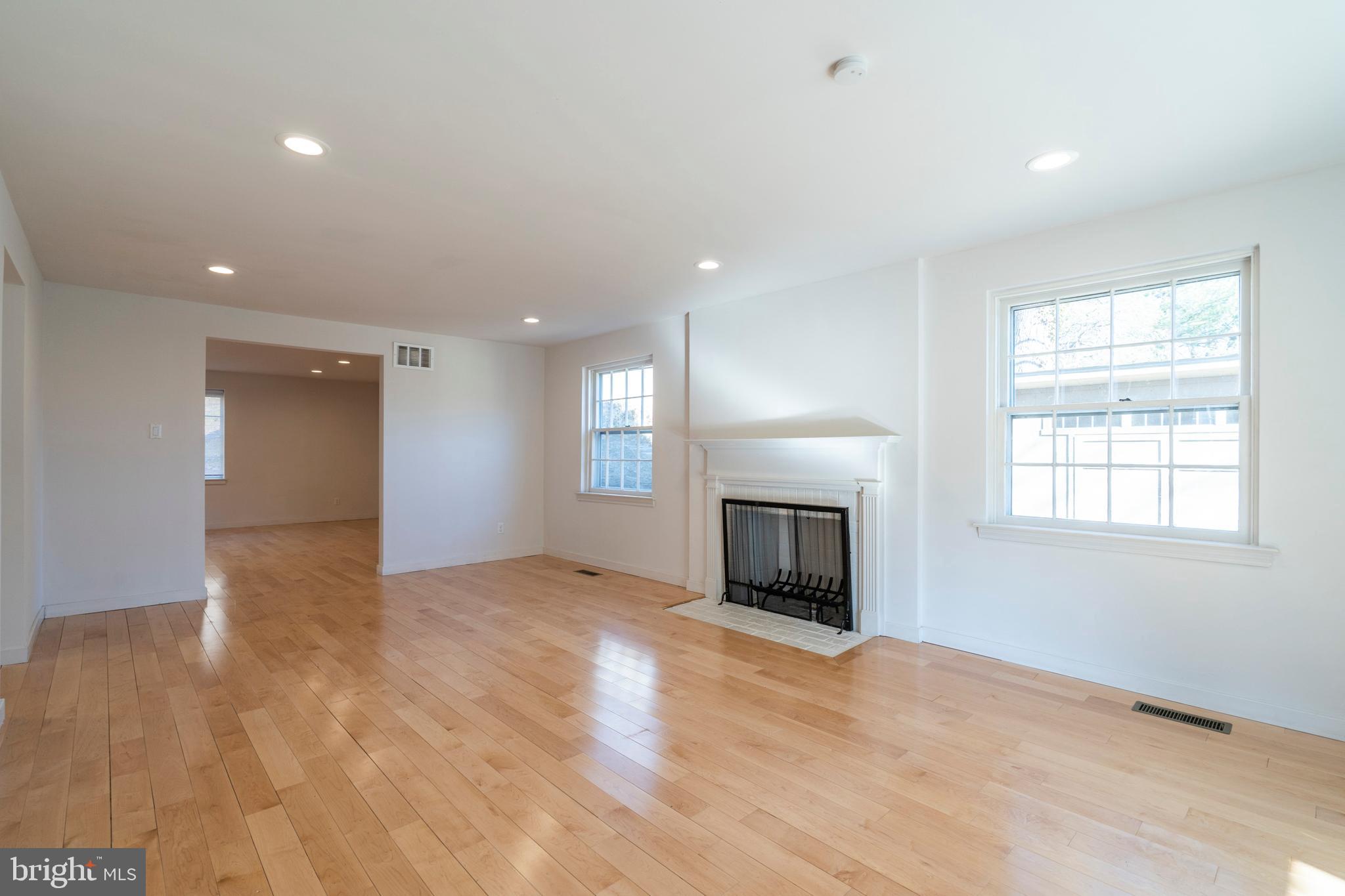 604 Manayunk Road Merion Station, PA 19066 - Photo 6 of 33