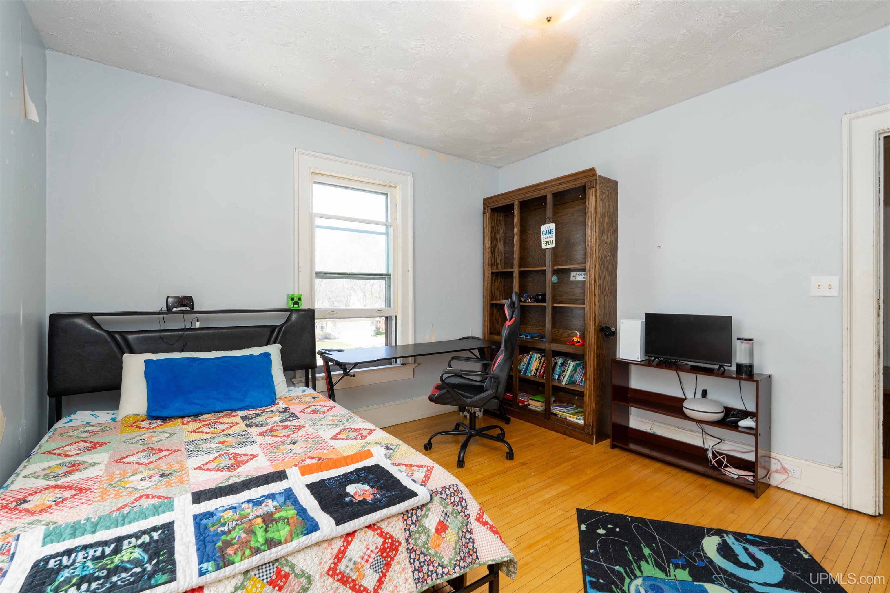 705 South 10th Street Escanaba, MI 49829 - Photo 40 of 45