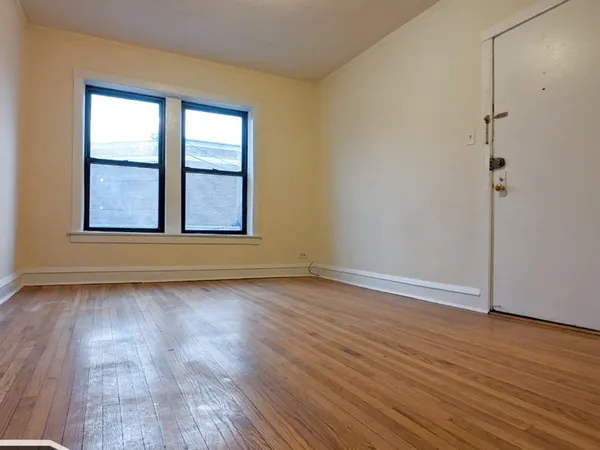 $1,795 | 2714 North Spaulding Avenue, Unit 2II, Chicago, IL 60647