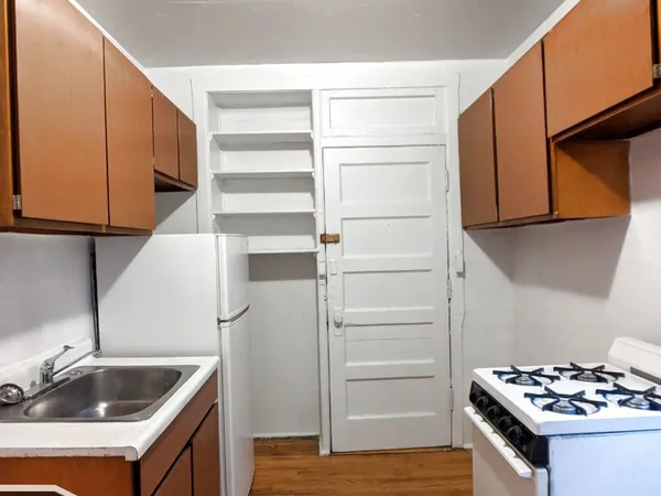 $1,795 | 2714 North Spaulding Avenue, Unit 2II, Chicago, IL 60647